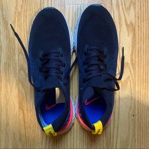 Nike epic react 9.5 flyknit navy pink